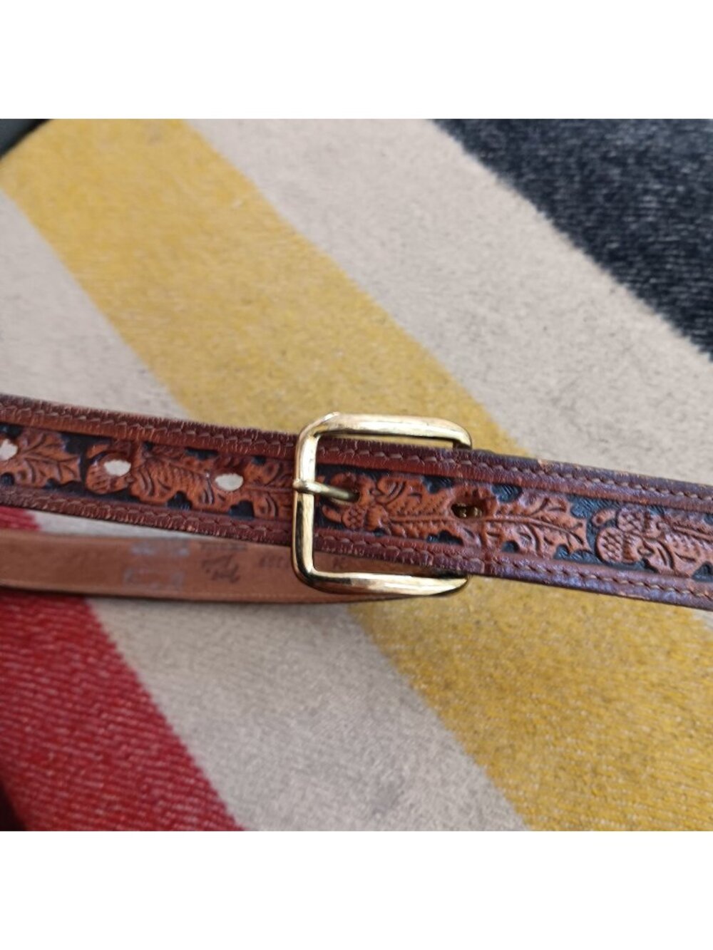 Vintage Women's Cowgirl Belt 26 Tony Lama 1970s Brown Leather Tooled USA Skinny